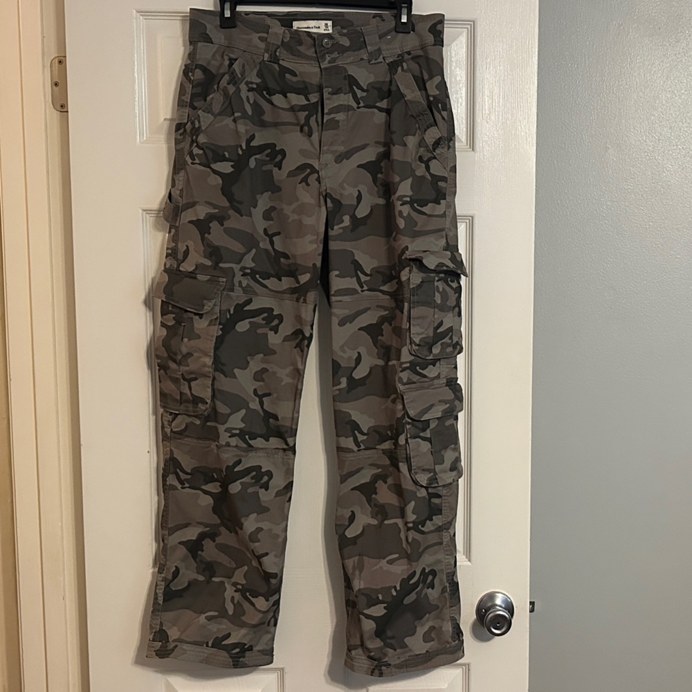 Abercrombie & Fitch Camouflage Cargo Pants